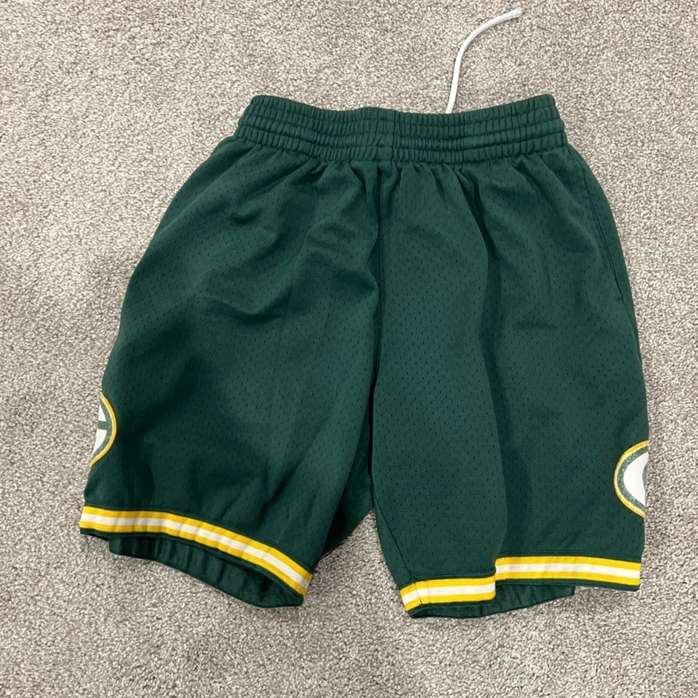 Mitchell & Ness Men’s Packers Athletic Shorts Throwbacks Size medium